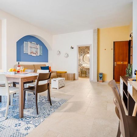 Mediterranea Apartment- Central Station - Free Wifi&Netflix Bari Bagian luar foto