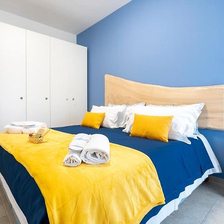 Mediterranea Apartment- Central Station - Free Wifi&Netflix Bari Bagian luar foto