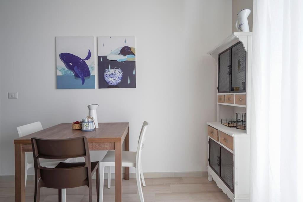 Mediterranea Apartment- Central Station - Free Wifi&Netflix Bari Bagian luar foto