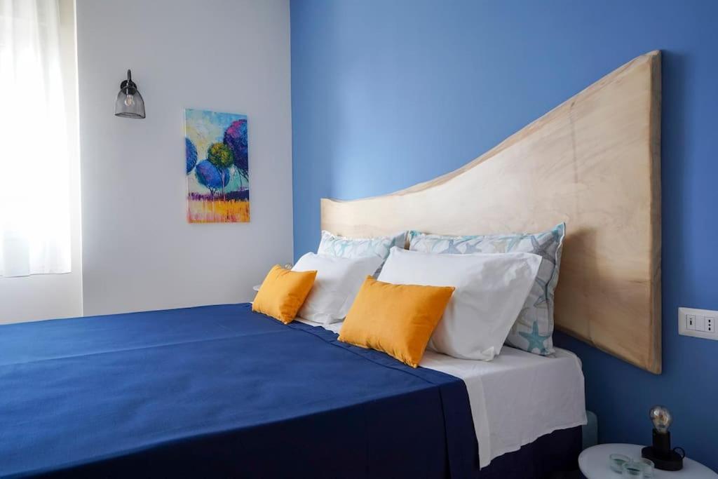 Mediterranea Apartment- Central Station - Free Wifi&Netflix Bari Bagian luar foto