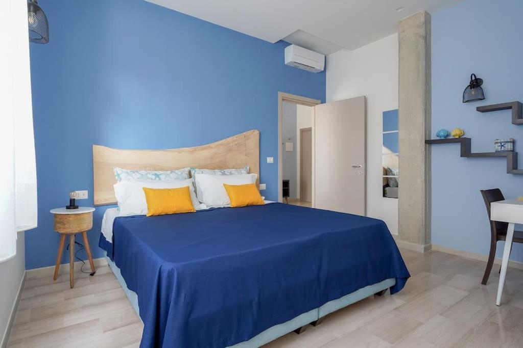 Mediterranea Apartment- Central Station - Free Wifi&Netflix Bari Bagian luar foto