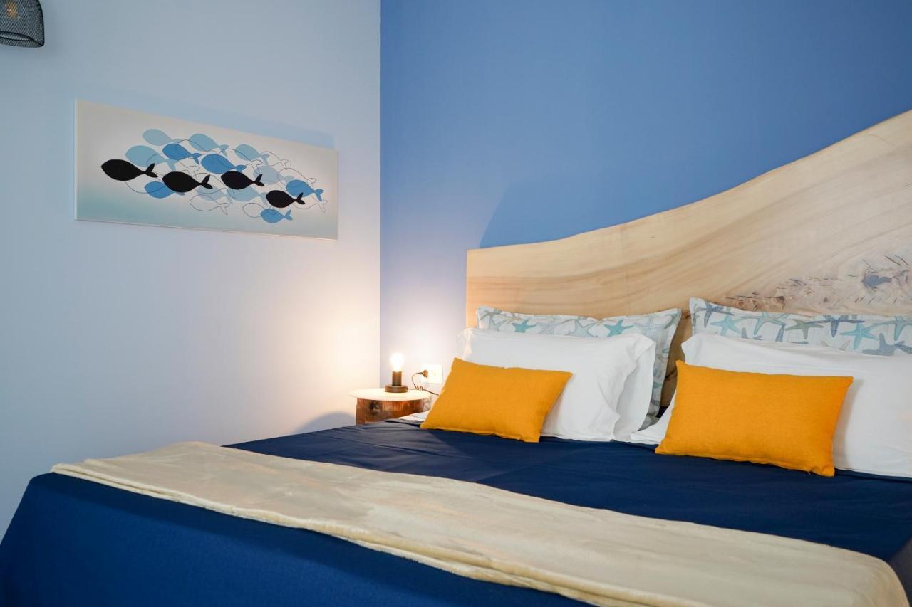 Mediterranea Apartment- Central Station - Free Wifi&Netflix Bari Bagian luar foto