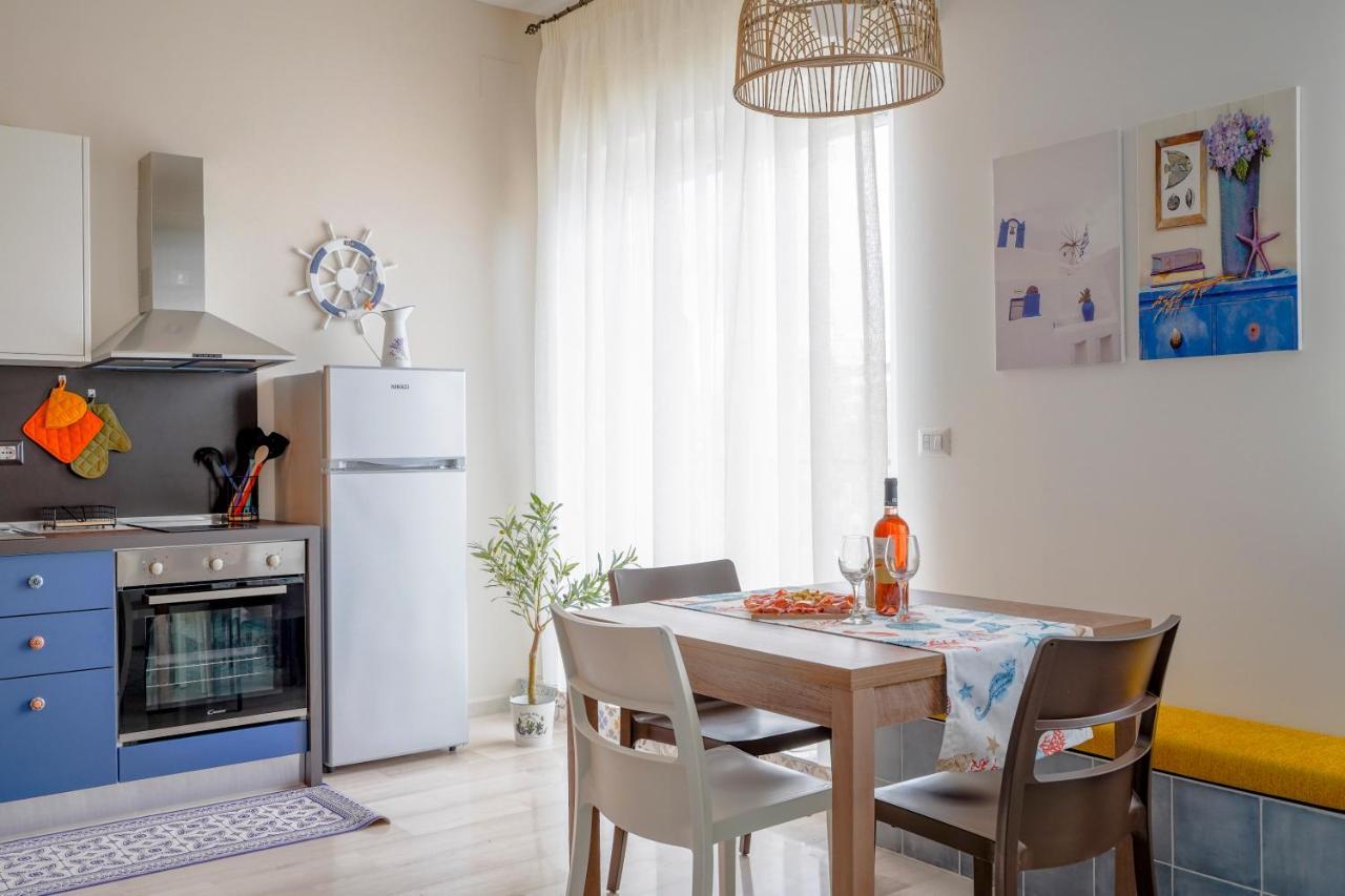 Mediterranea Apartment- Central Station - Free Wifi&Netflix Bari Bagian luar foto