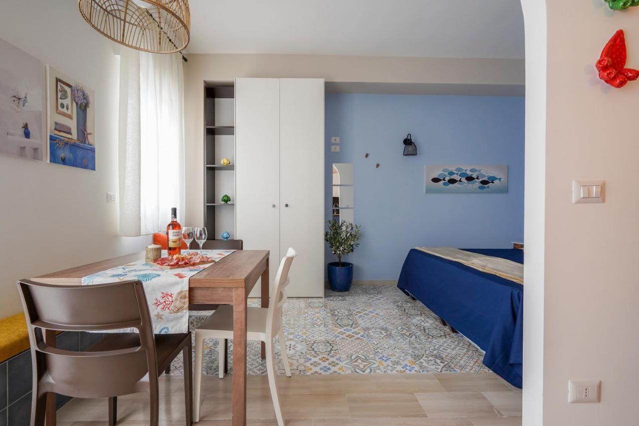 Mediterranea Apartment- Central Station - Free Wifi&Netflix Bari Bagian luar foto