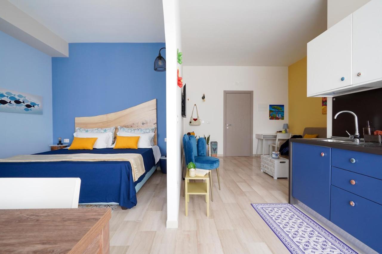 Mediterranea Apartment- Central Station - Free Wifi&Netflix Bari Bagian luar foto