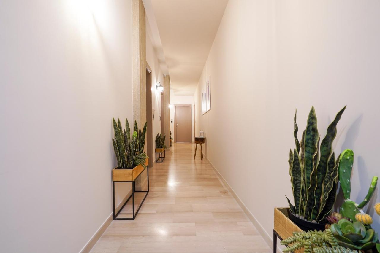 Mediterranea Apartment- Central Station - Free Wifi&Netflix Bari Bagian luar foto