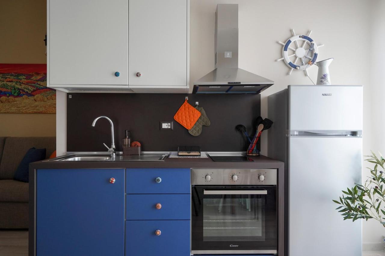 Mediterranea Apartment- Central Station - Free Wifi&Netflix Bari Bagian luar foto