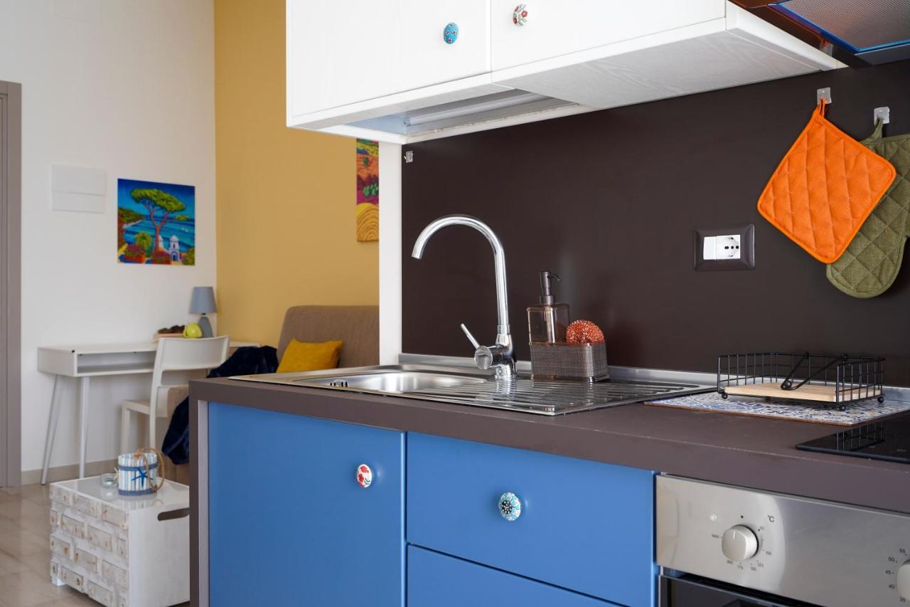 Mediterranea Apartment- Central Station - Free Wifi&Netflix Bari Bagian luar foto