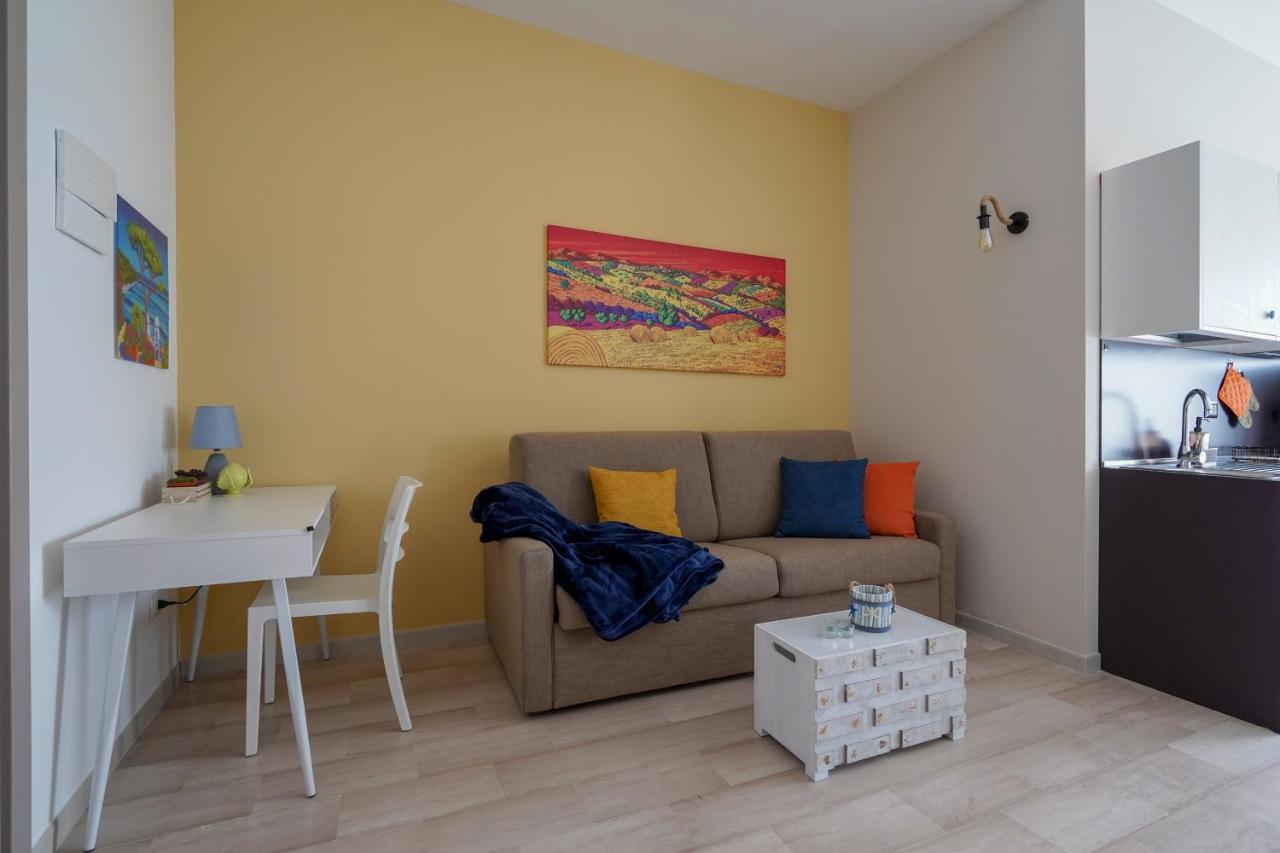 Mediterranea Apartment- Central Station - Free Wifi&Netflix Bari Bagian luar foto