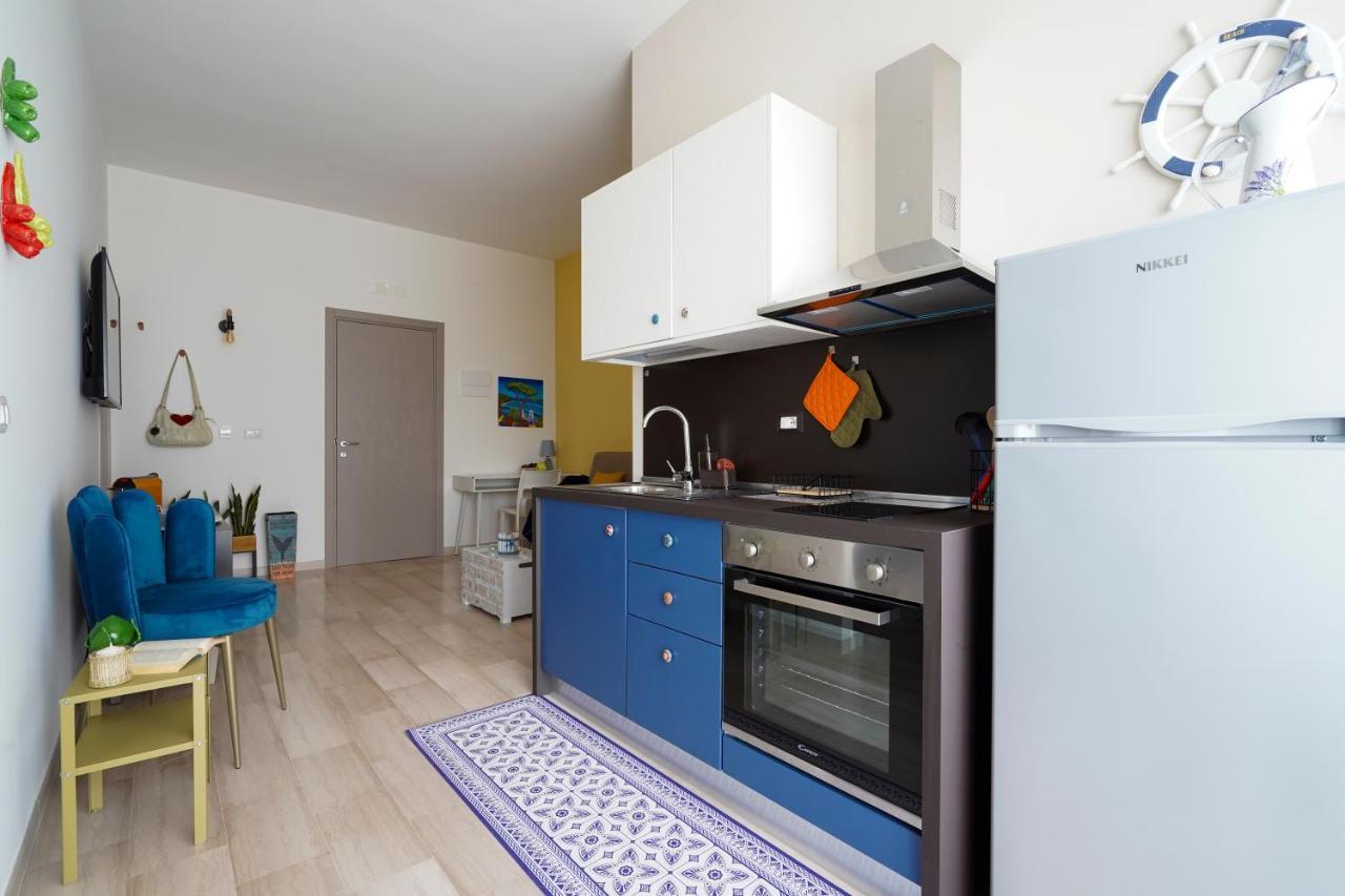 Mediterranea Apartment- Central Station - Free Wifi&Netflix Bari Bagian luar foto