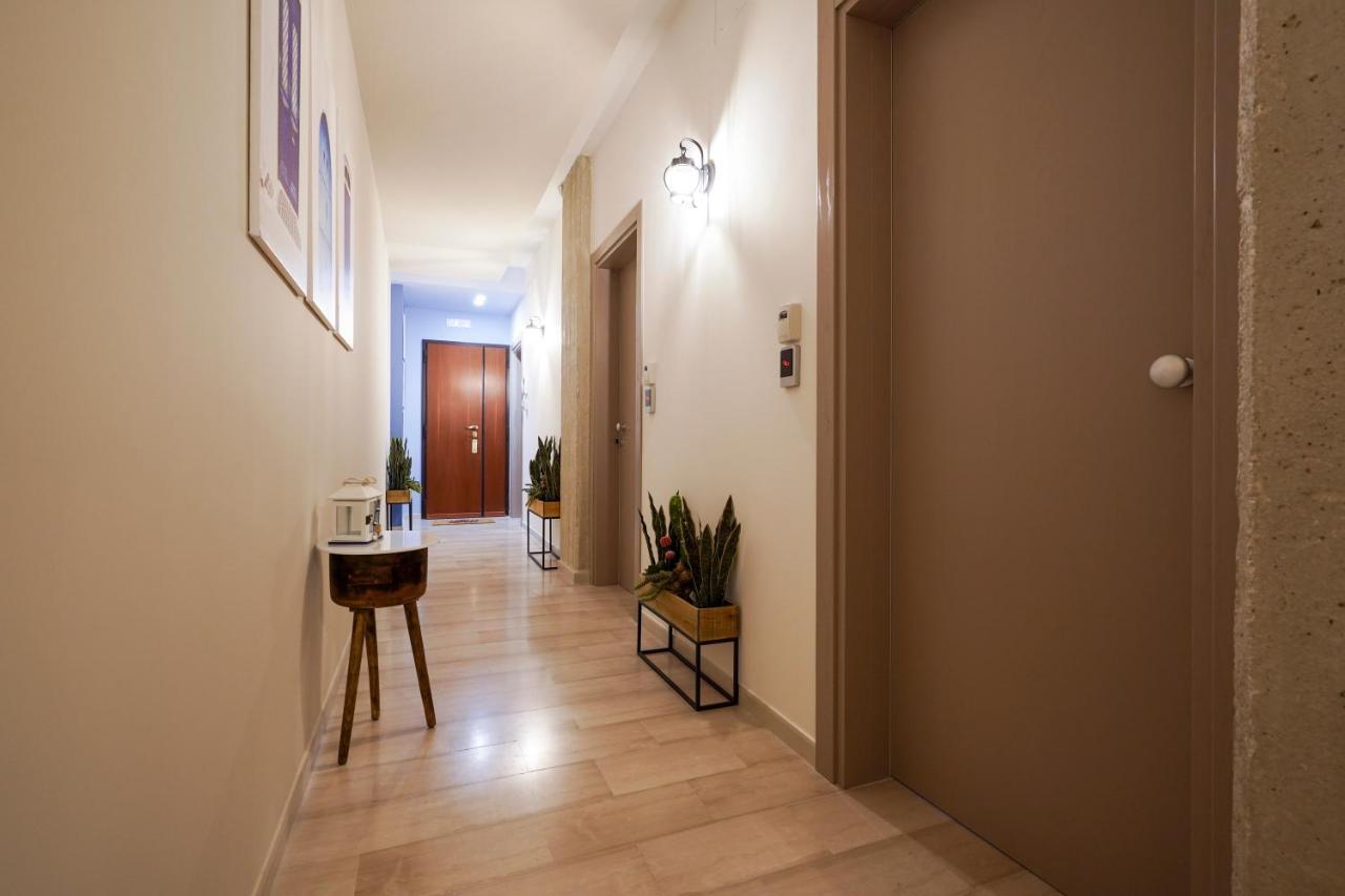 Mediterranea Apartment- Central Station - Free Wifi&Netflix Bari Bagian luar foto