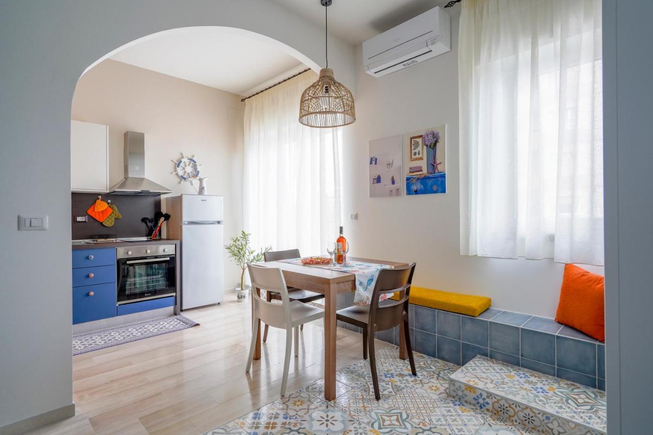 Mediterranea Apartment- Central Station - Free Wifi&Netflix Bari Bagian luar foto