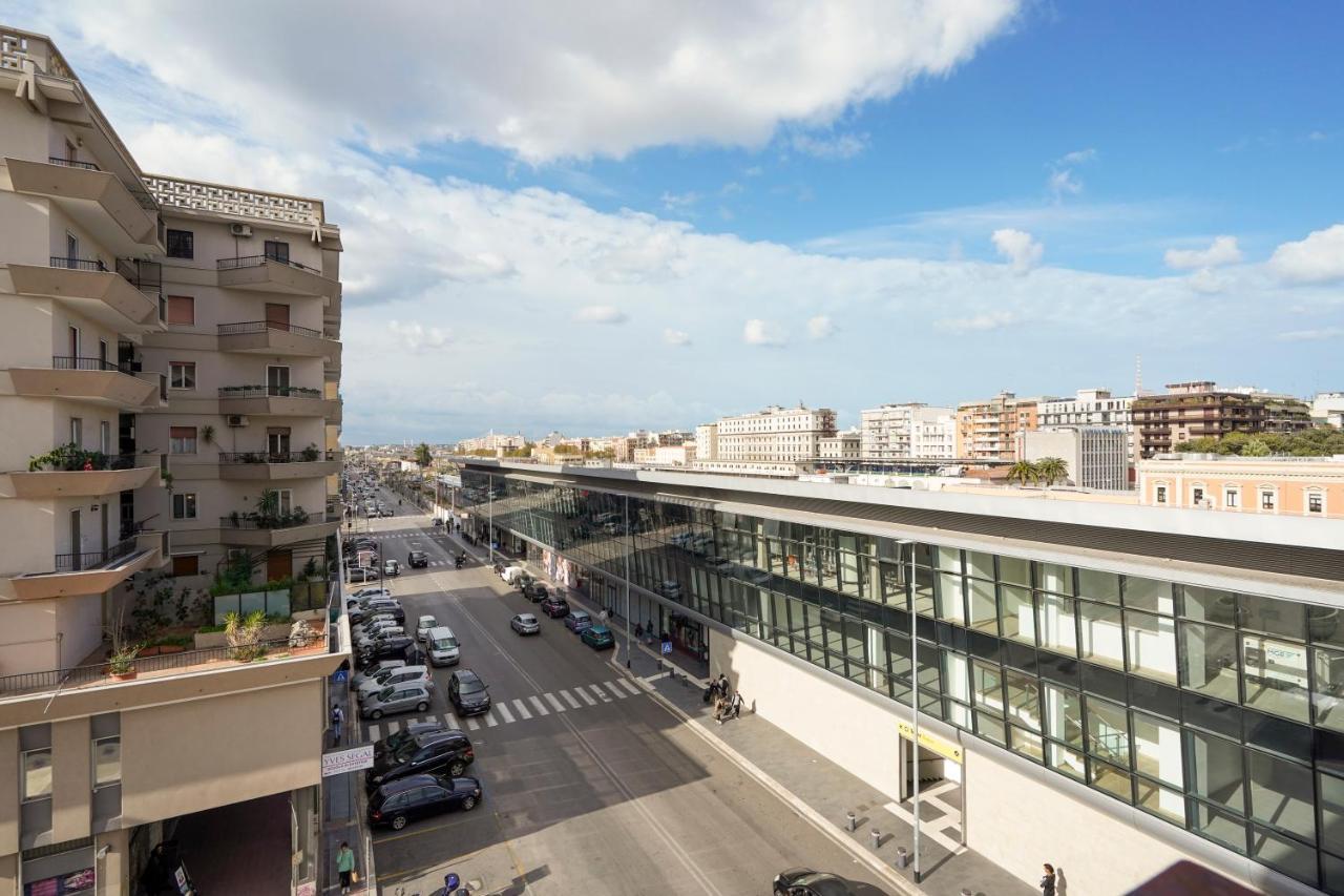 Mediterranea Apartment- Central Station - Free Wifi&Netflix Bari Bagian luar foto