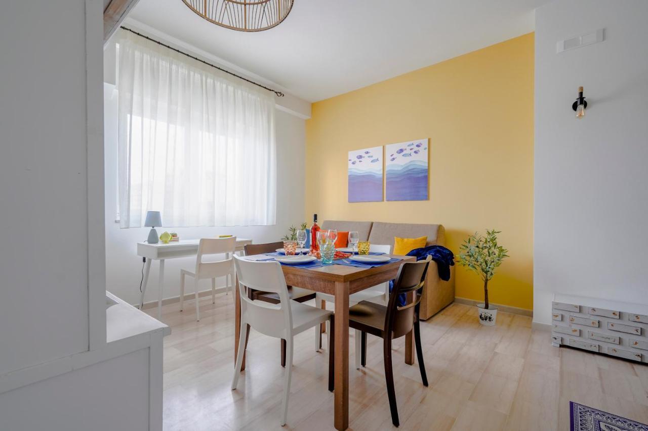 Mediterranea Apartment- Central Station - Free Wifi&Netflix Bari Bagian luar foto