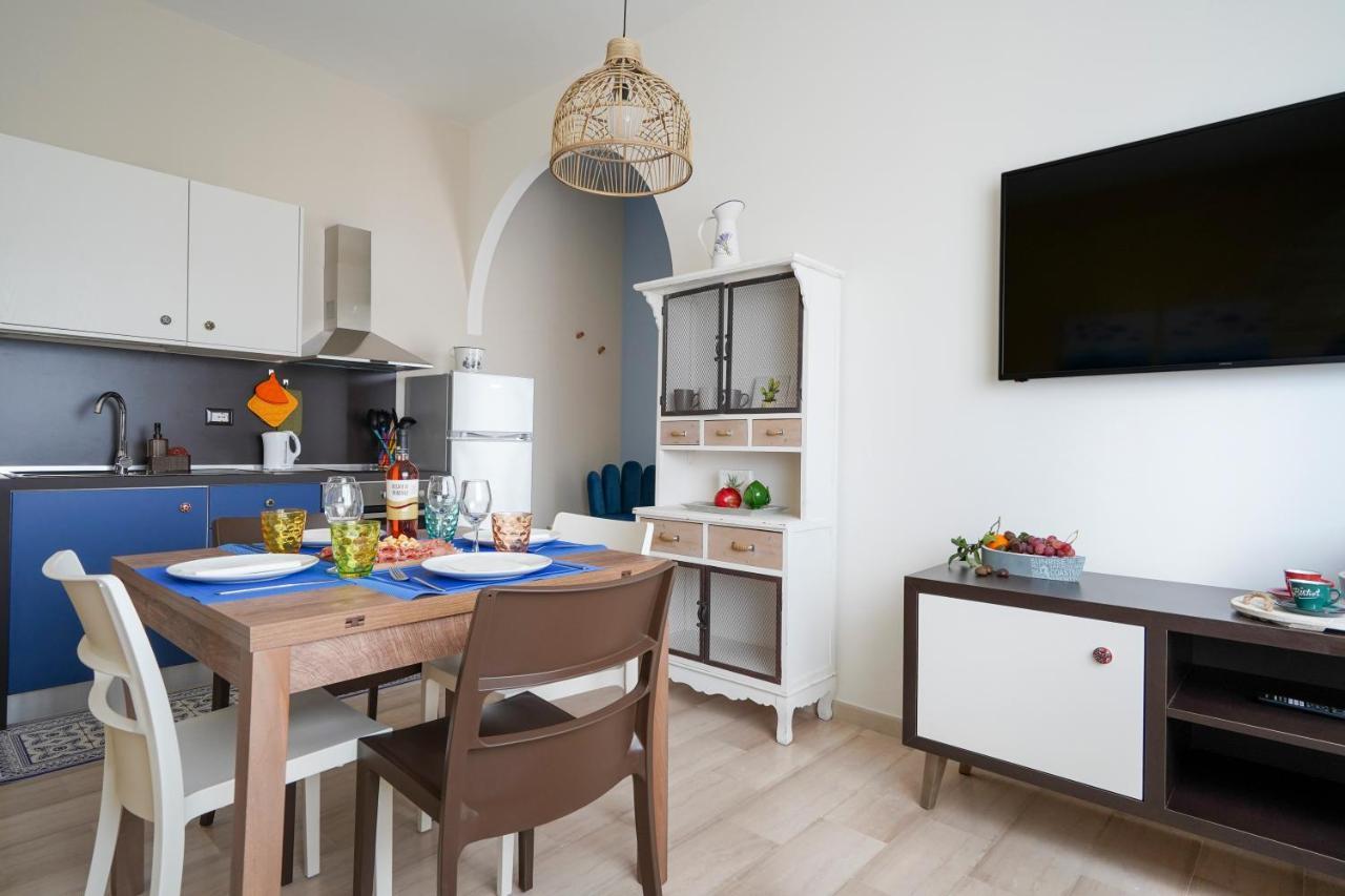 Mediterranea Apartment- Central Station - Free Wifi&Netflix Bari Bagian luar foto