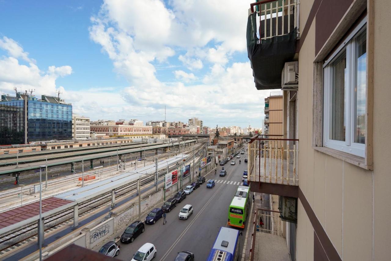 Mediterranea Apartment- Central Station - Free Wifi&Netflix Bari Bagian luar foto