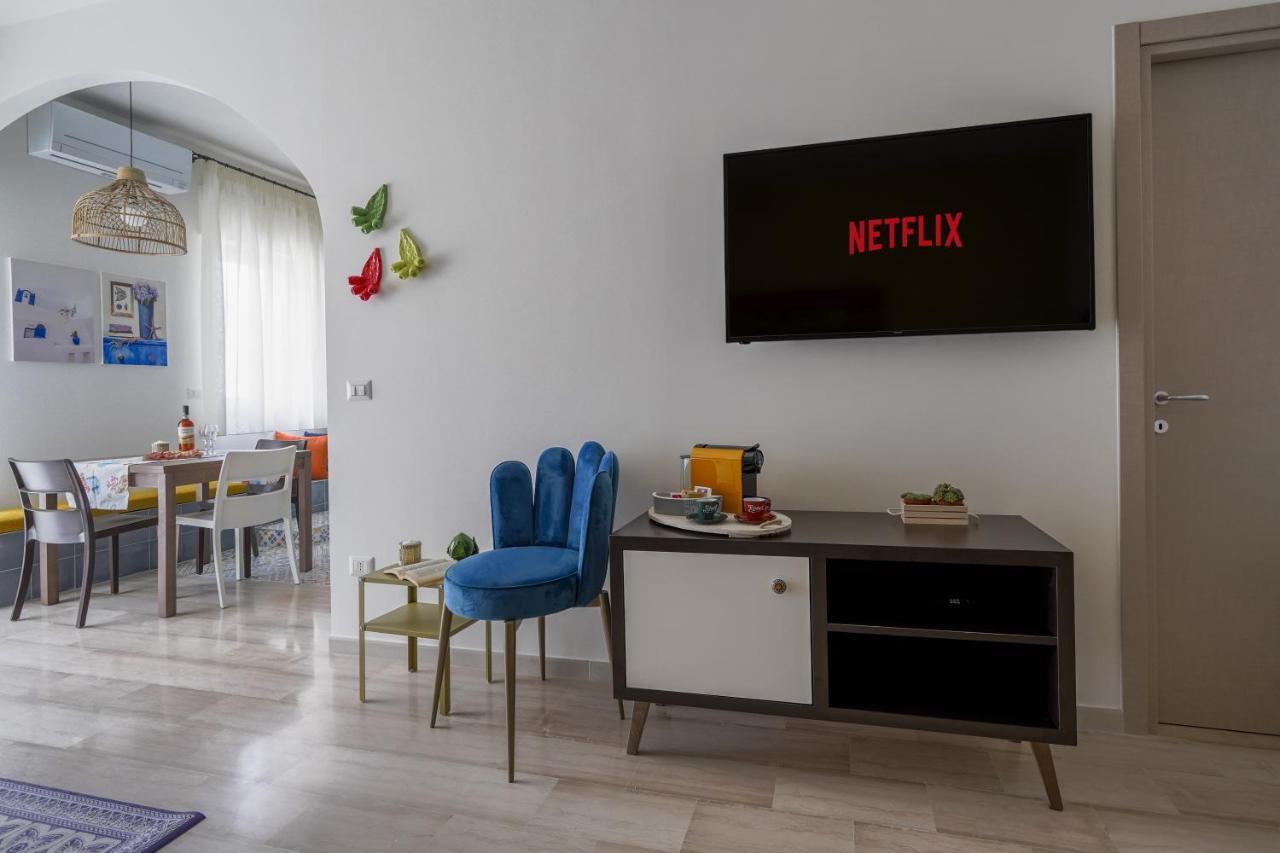 Mediterranea Apartment- Central Station - Free Wifi&Netflix Bari Bagian luar foto