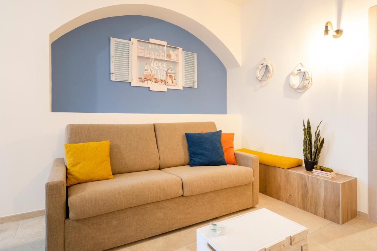Mediterranea Apartment- Central Station - Free Wifi&Netflix Bari Bagian luar foto