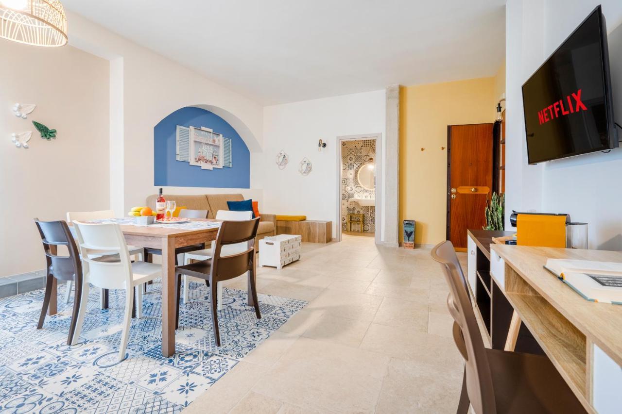 Mediterranea Apartment- Central Station - Free Wifi&Netflix Bari Bagian luar foto