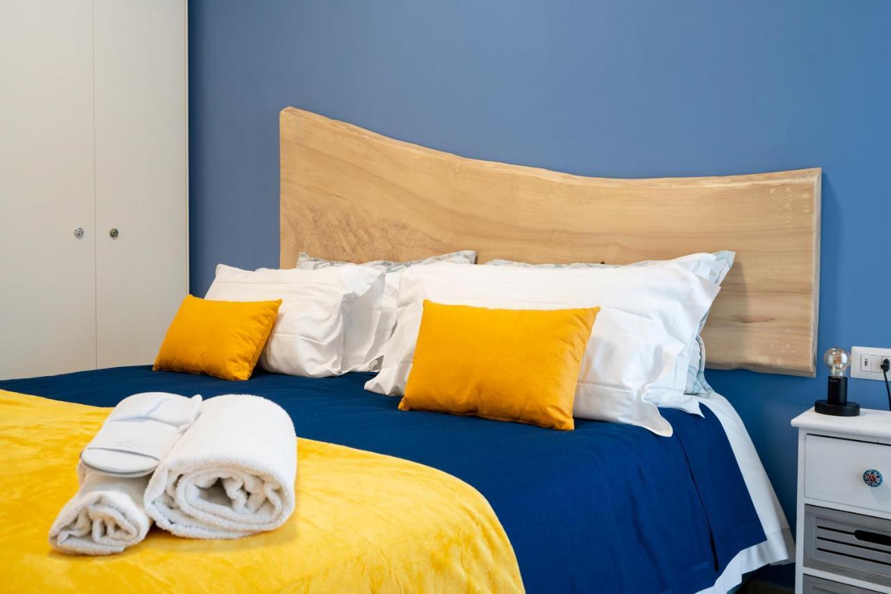 Mediterranea Apartment- Central Station - Free Wifi&Netflix Bari Bagian luar foto