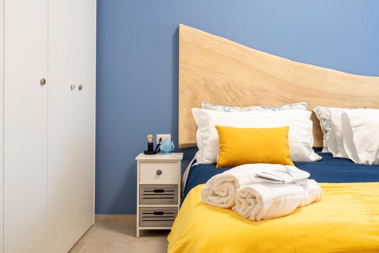 Mediterranea Apartment- Central Station - Free Wifi&Netflix Bari Bagian luar foto