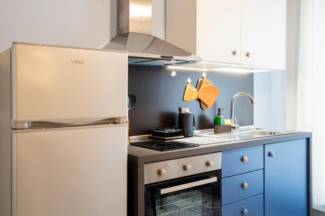 Mediterranea Apartment- Central Station - Free Wifi&Netflix Bari Bagian luar foto