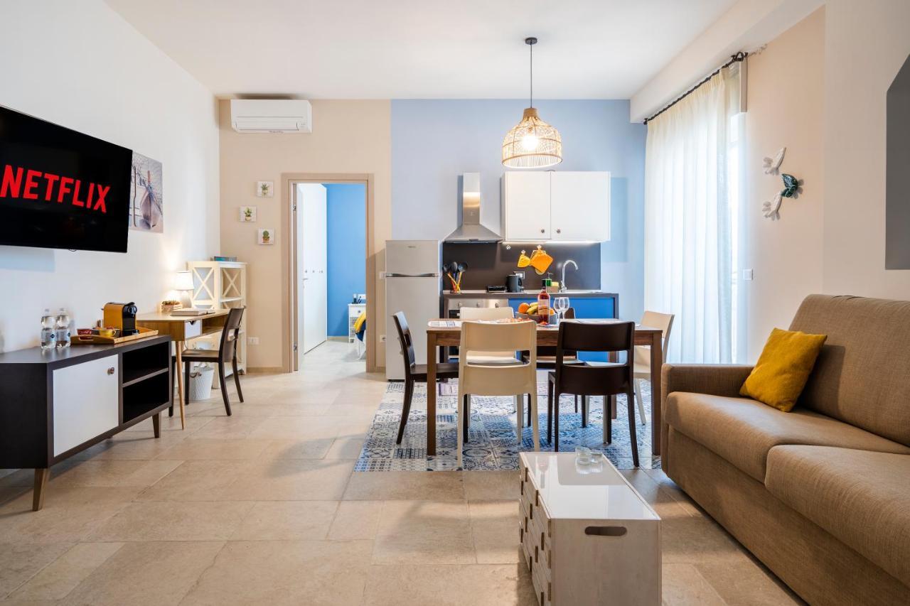 Mediterranea Apartment- Central Station - Free Wifi&Netflix Bari Bagian luar foto