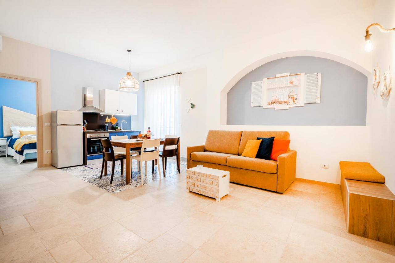 Mediterranea Apartment- Central Station - Free Wifi&Netflix Bari Bagian luar foto