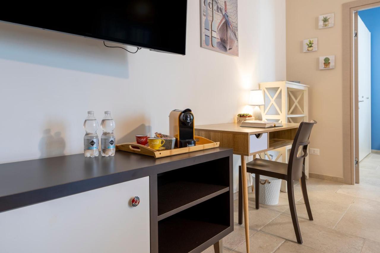 Mediterranea Apartment- Central Station - Free Wifi&Netflix Bari Bagian luar foto